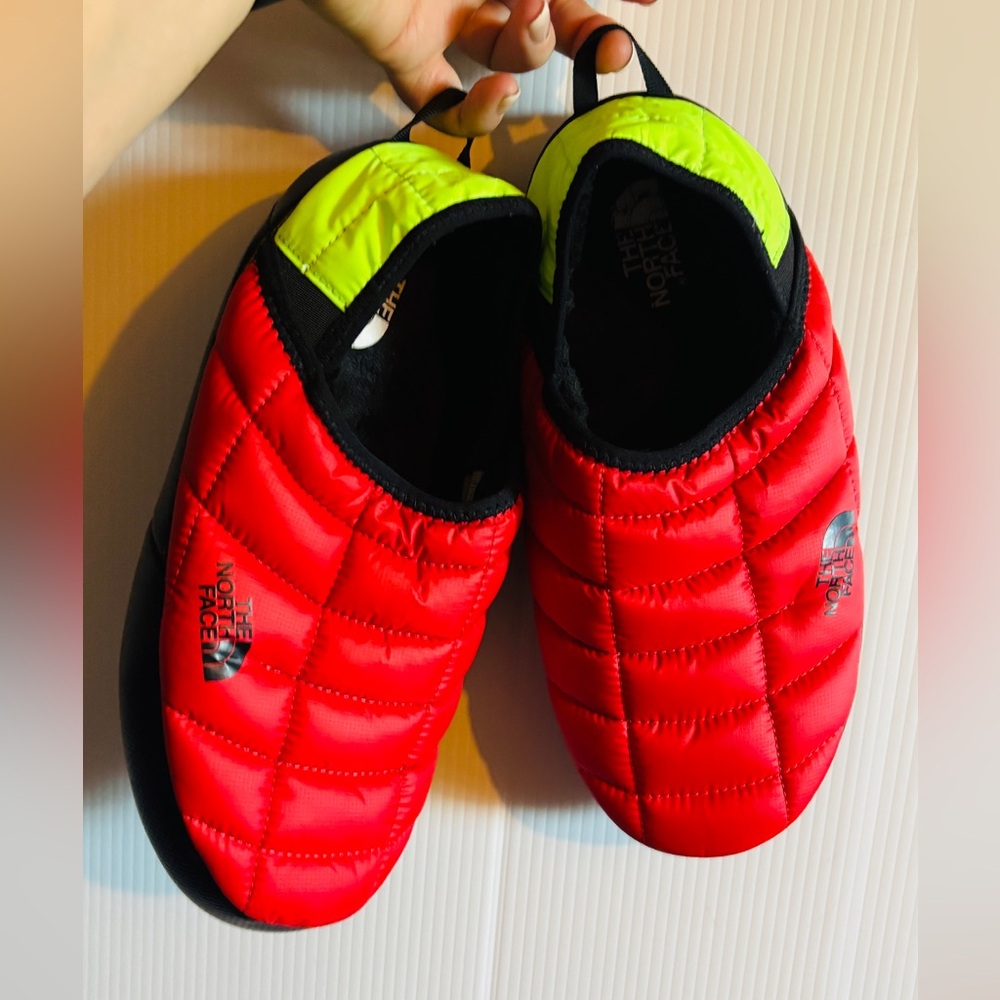 NEW The North Face ThermoBall Traction Mule V Slippers Red Black Men’s 8